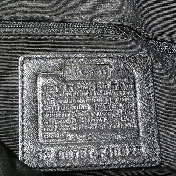 Vintage Coach F10926 Signature Soho Black Leather Buckle Y2K Flap Shoulder Bag. - Picture 2 of 14